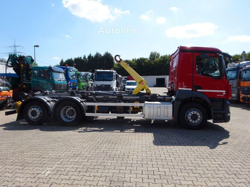 Camion ampliroll Mercedes-Benz Antos 2532 - Hook lift truck