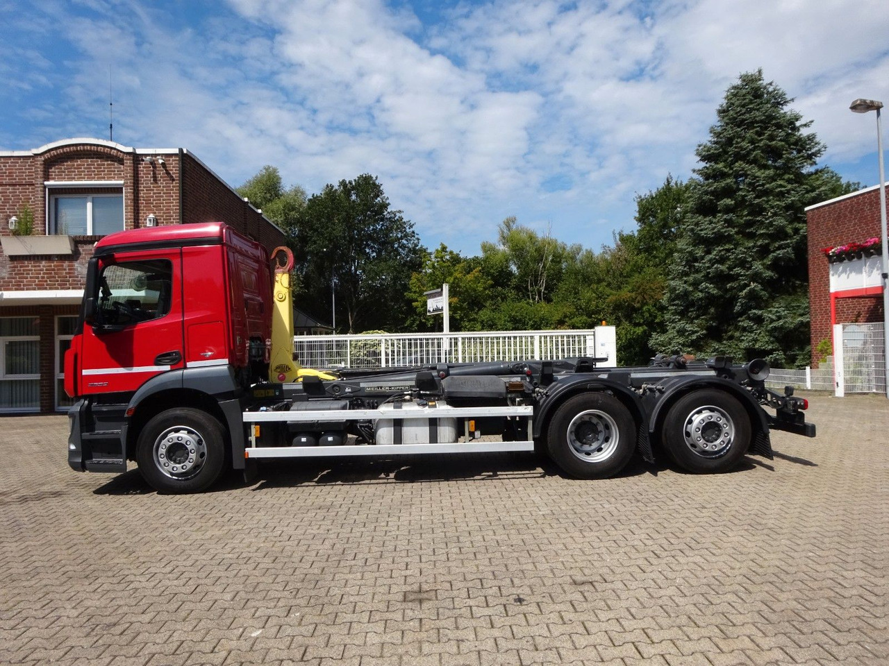 Camion ampliroll Mercedes-Benz Antos 2532 MEILLER Abroller Lift+Lenkachse 6x2
