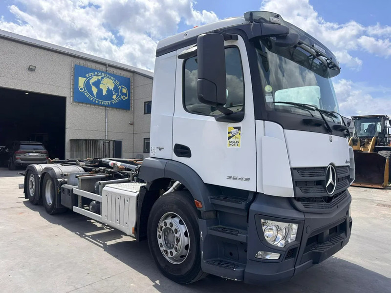 Camion ampliroll Mercedes-Benz Antos 2543 Hyva