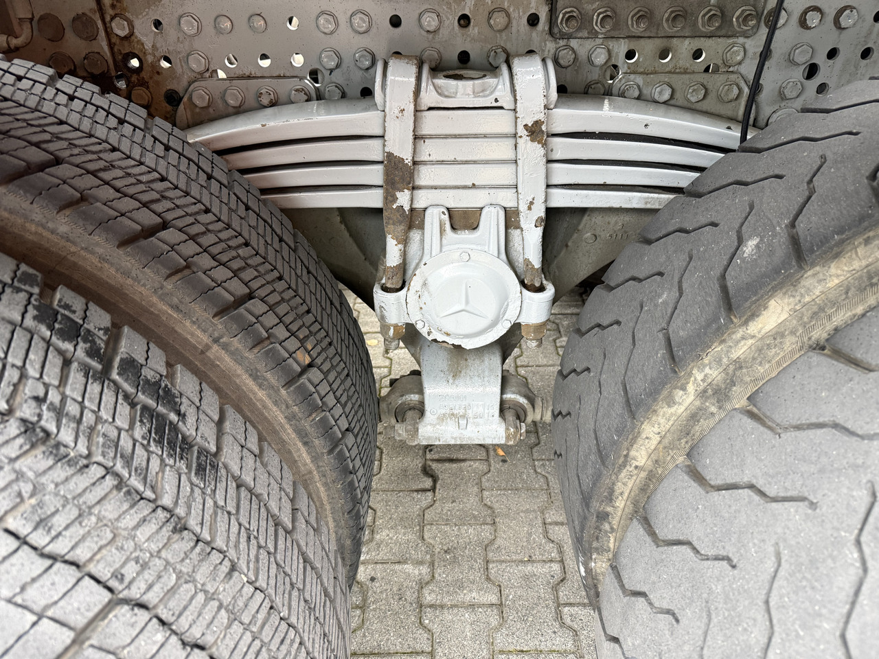 Camion ampliroll Mercedes-Benz Arocs 3245 K 8X4 Haken