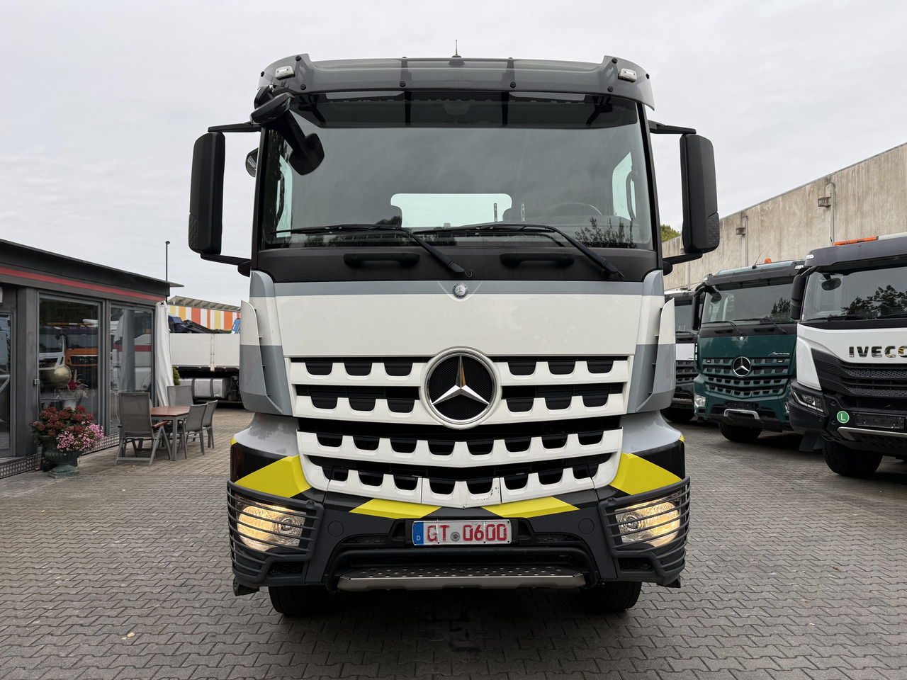 Camion ampliroll Mercedes-Benz Arocs 3245 K 8X4 Haken