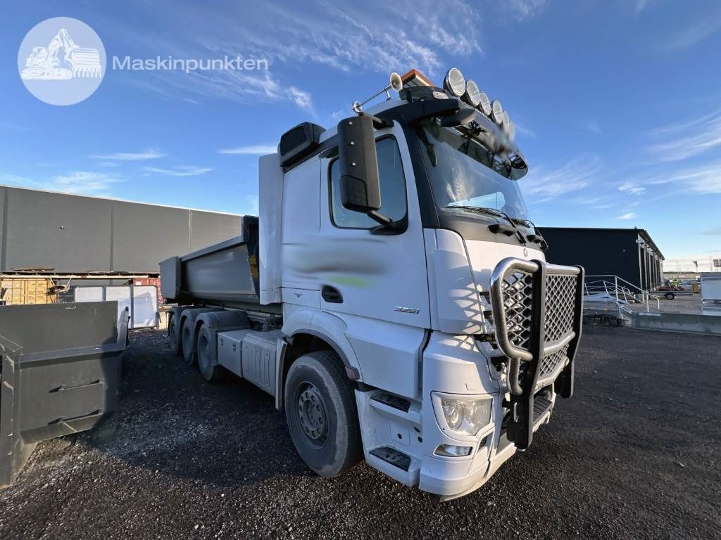Camion ampliroll Mercedes-Benz Arocs 3251