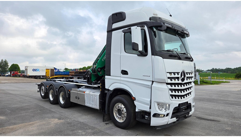 Camion ampliroll Mercedes-Benz Arocs 3253 8X4*4 Fassi F295