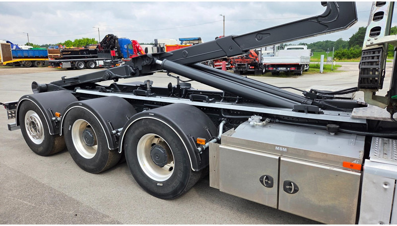 Camion ampliroll Mercedes-Benz Arocs 3253 8X4*4 Fassi F295