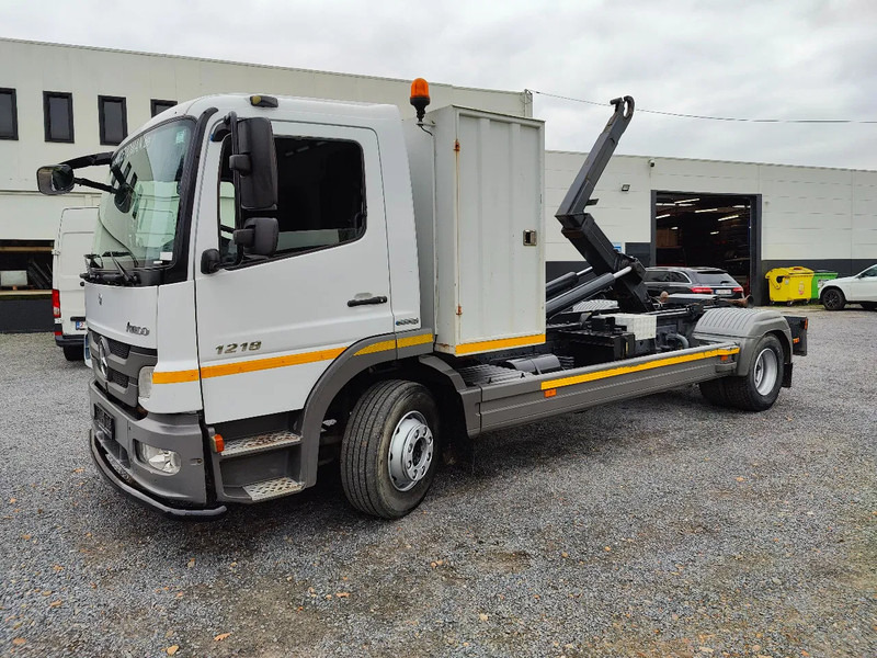 Camion ampliroll Mercedes-Benz Atego 1218 Containersystem / Hooklift Hyvalift