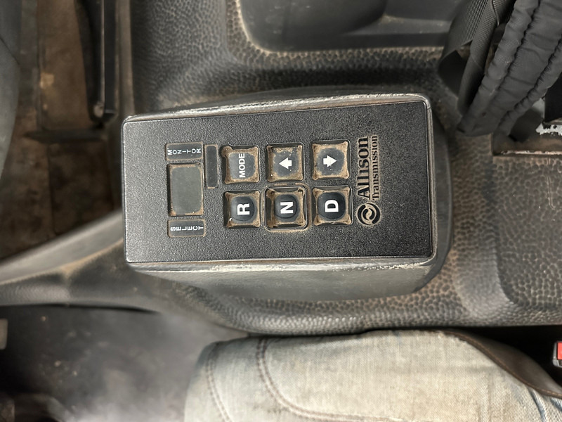 Camion ampliroll Mercedes-Benz Axor 1824