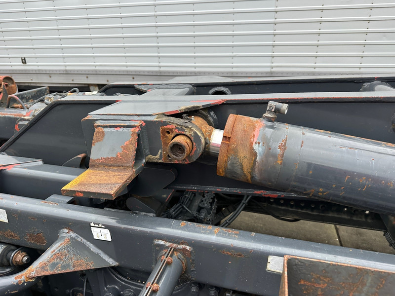 Camion ampliroll Mercedes-Benz Axor 1824