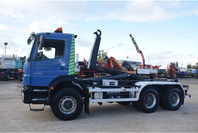 Camion ampliroll Mercedes-Benz Axor 2633