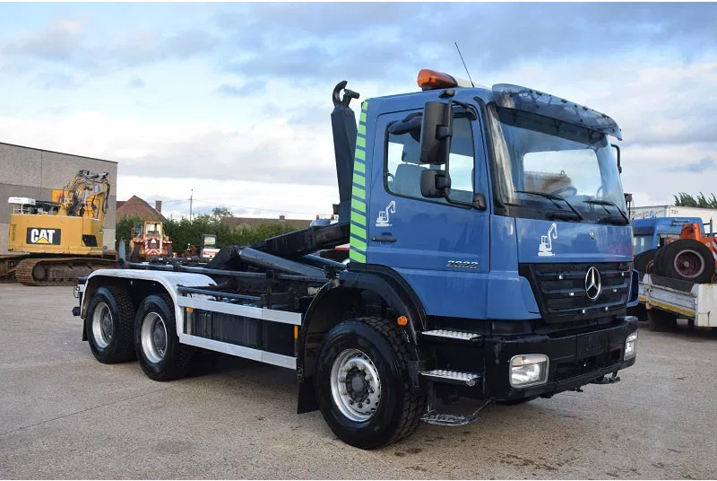 Camion ampliroll Mercedes-Benz Axor 2633