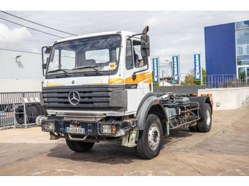 Camion ampliroll Mercedes SK 2024 HN