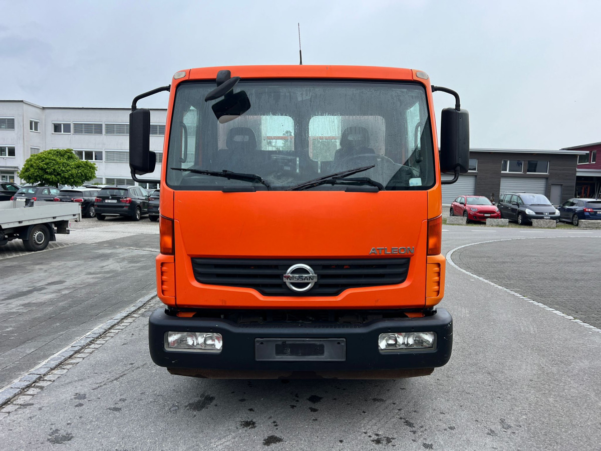Camion ampliroll NISSAN Atleon 80.19 4x2 Hooklift