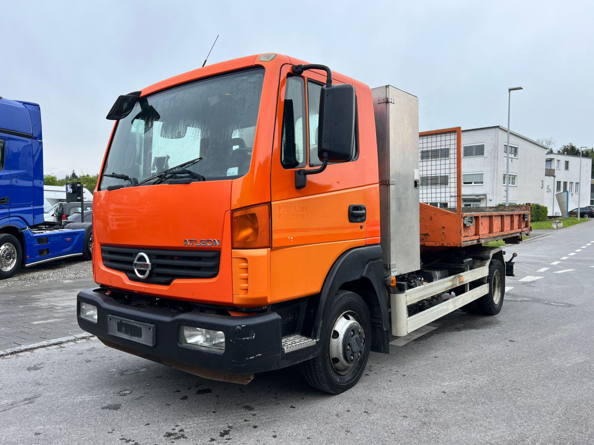 Camion ampliroll NISSAN Atleon 80.19 4x2 Hooklift