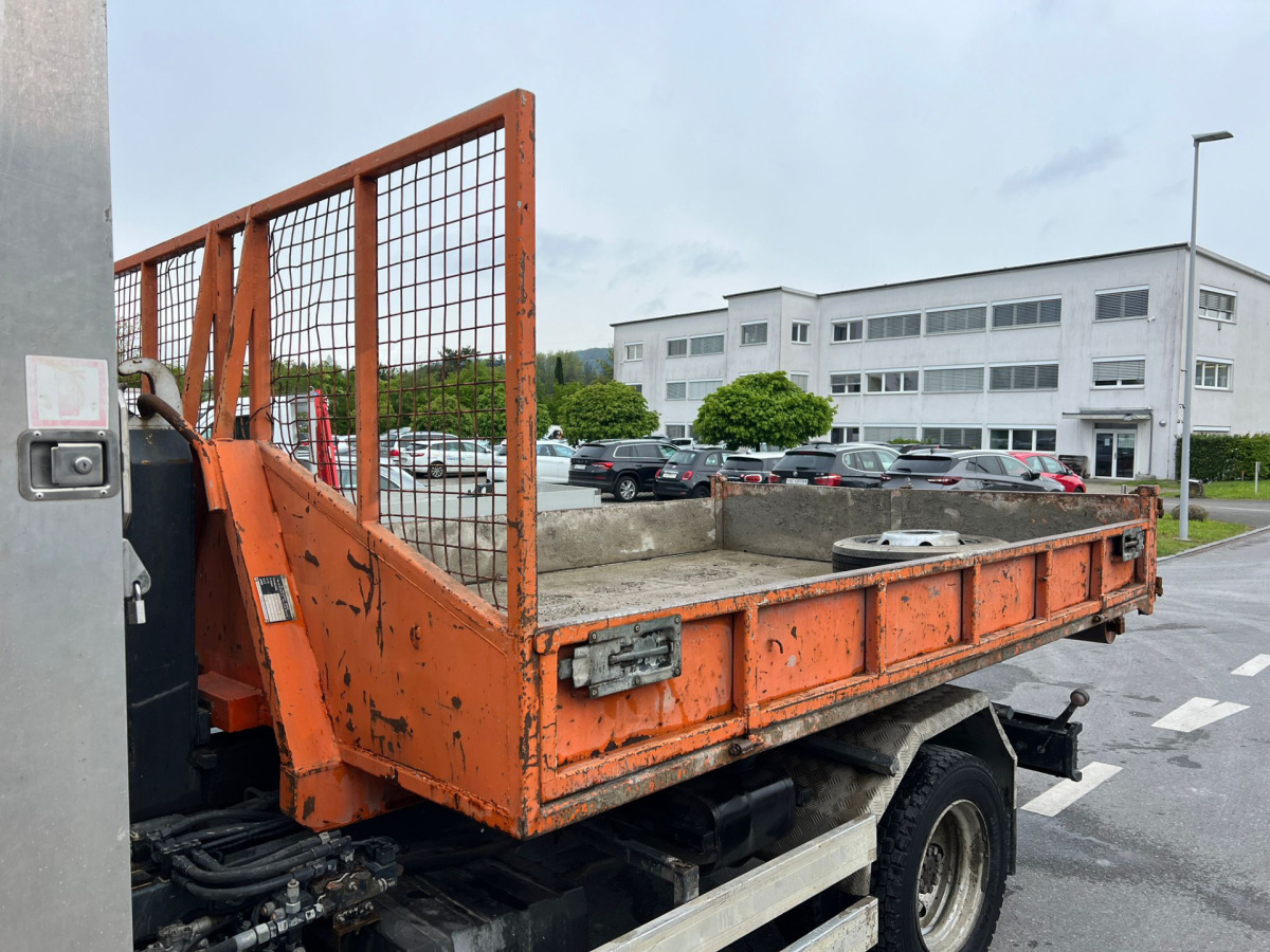 Camion ampliroll NISSAN Atleon 80.19 4x2 Hooklift