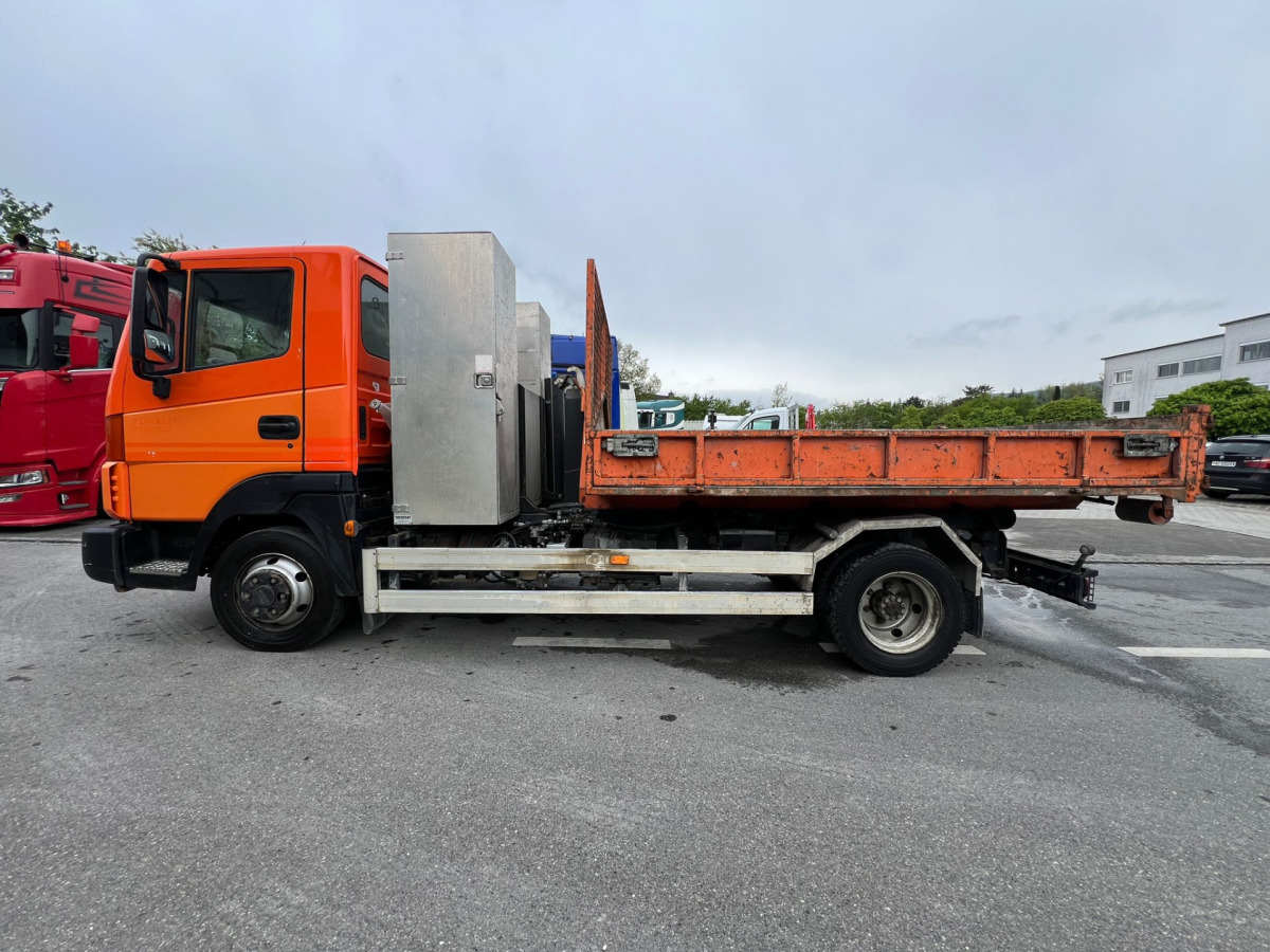 Camion ampliroll NISSAN Atleon 80.19 4x2 Hooklift