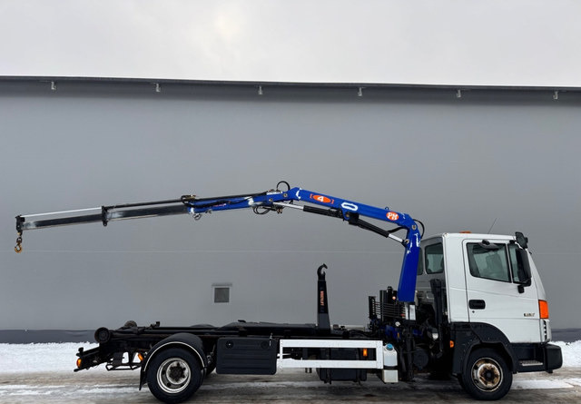 Camion ampliroll NissanAtleon