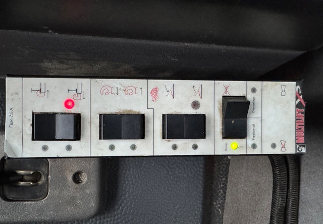 Camion ampliroll NissanAtleon