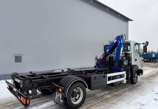 Camion ampliroll NissanAtleon