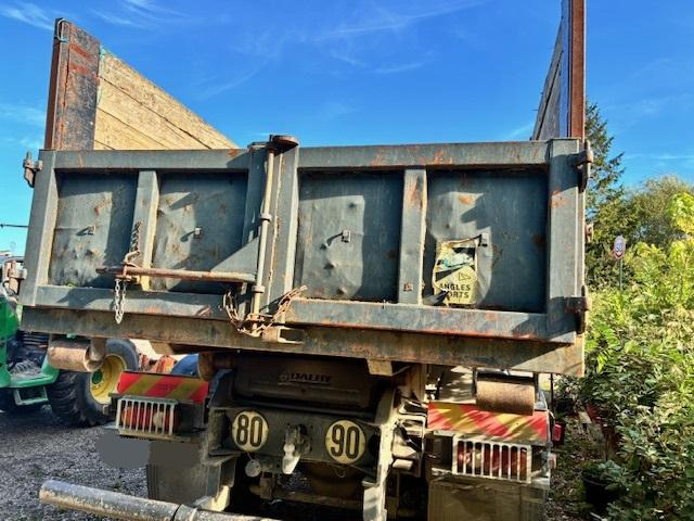 Camion ampliroll Nissan ATLEON 150.25