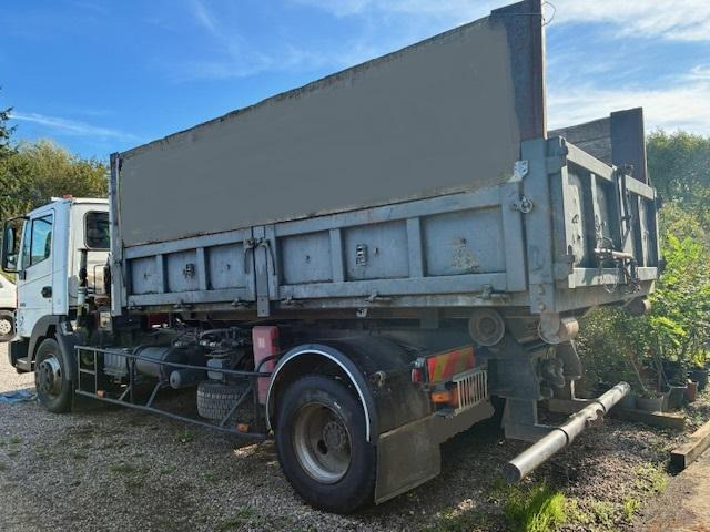 Camion ampliroll Nissan ATLEON 150.25