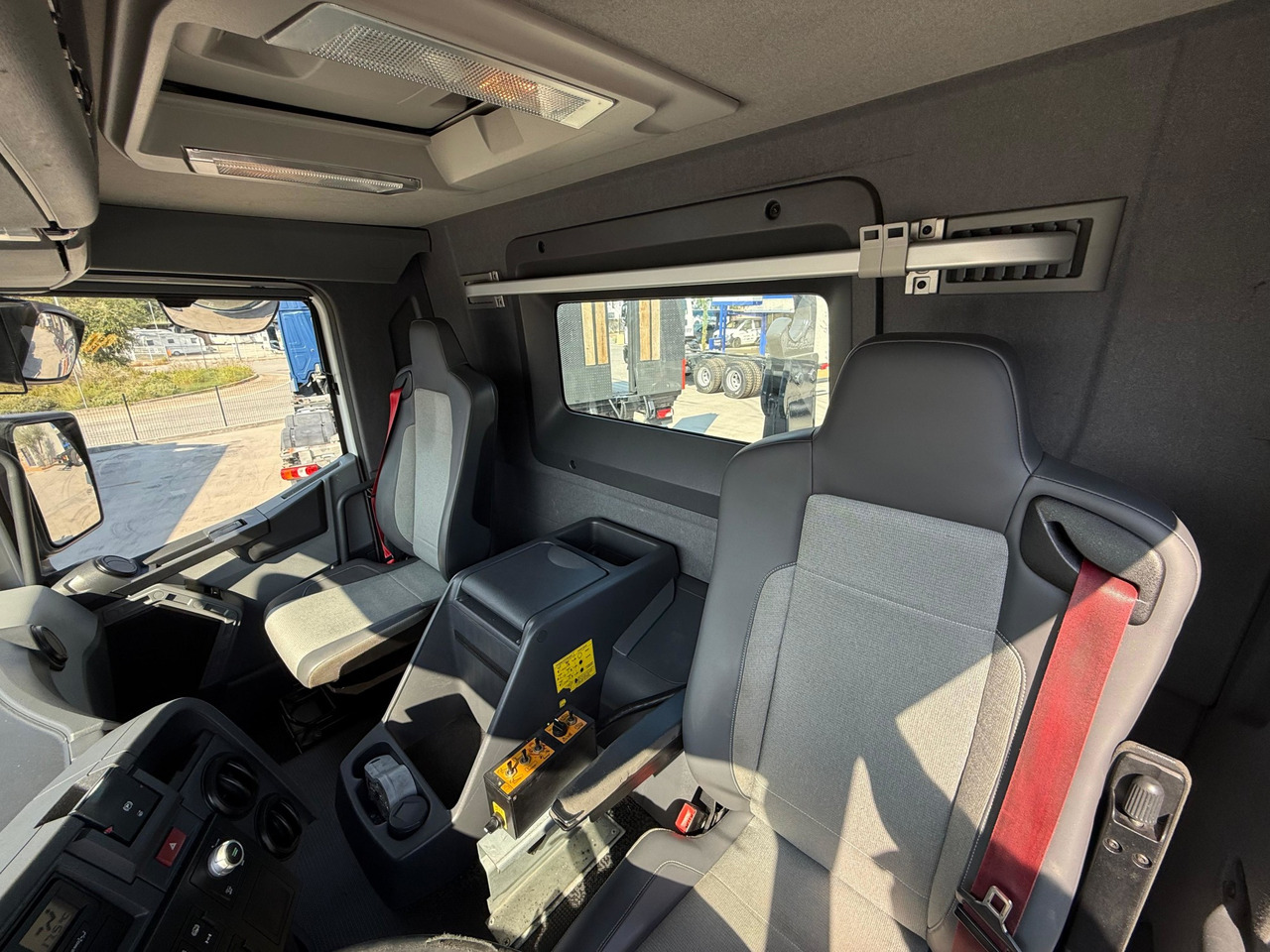 Camion ampliroll RENAULT C430 TI E6 (Hook)