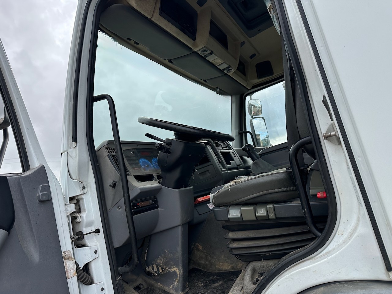 Camion ampliroll RENAULT KERAX 370 DCI