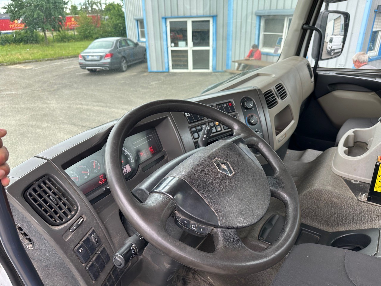 Camion ampliroll RENAULT LANDER 380DXI