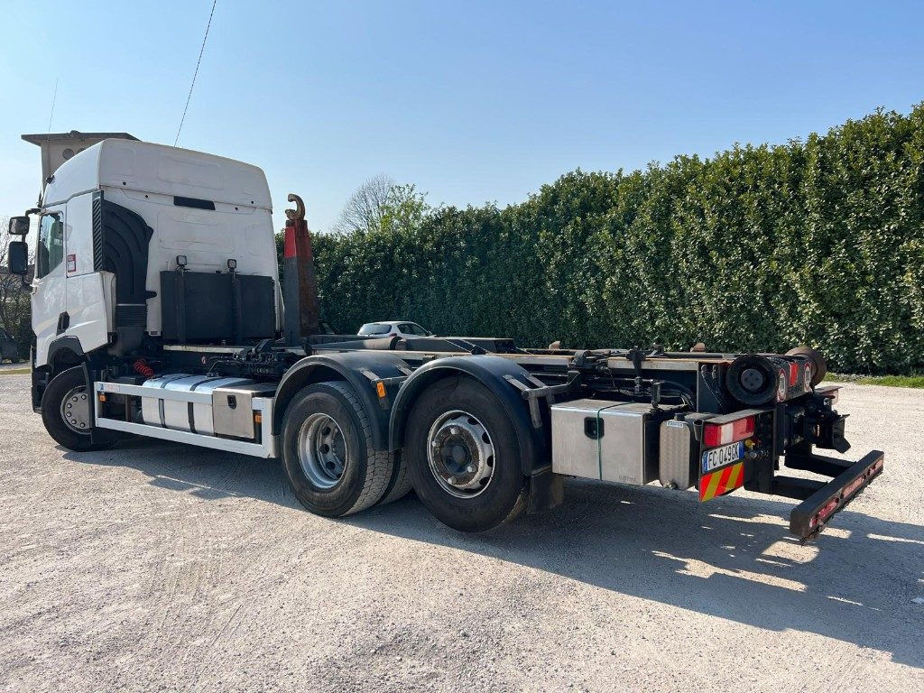 Camion ampliroll RENAULT SCARRABILE 6X2