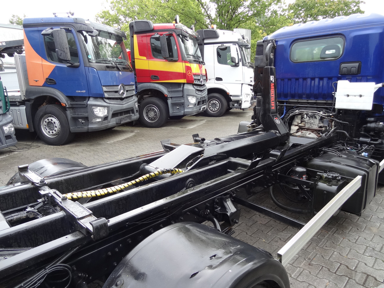 Camion ampliroll Renault D180.75 Haken Multilift