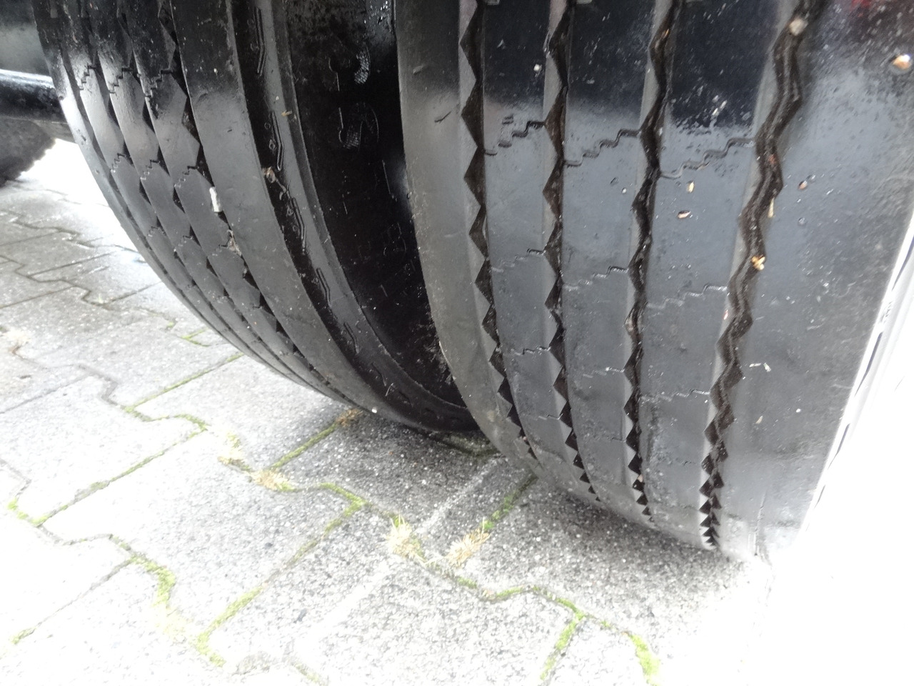 Camion ampliroll Renault D180.75 Haken Multilift