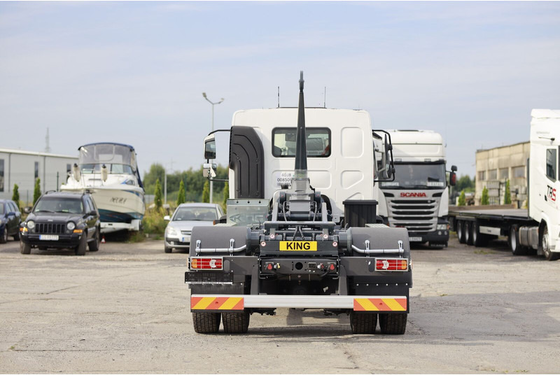 Camion ampliroll Renault D 18 HIGH P