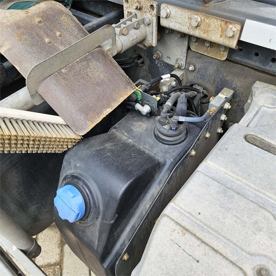 Camion ampliroll Renault D 26 Wide