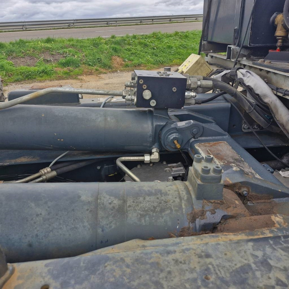 Camion ampliroll Renault D Wide 380