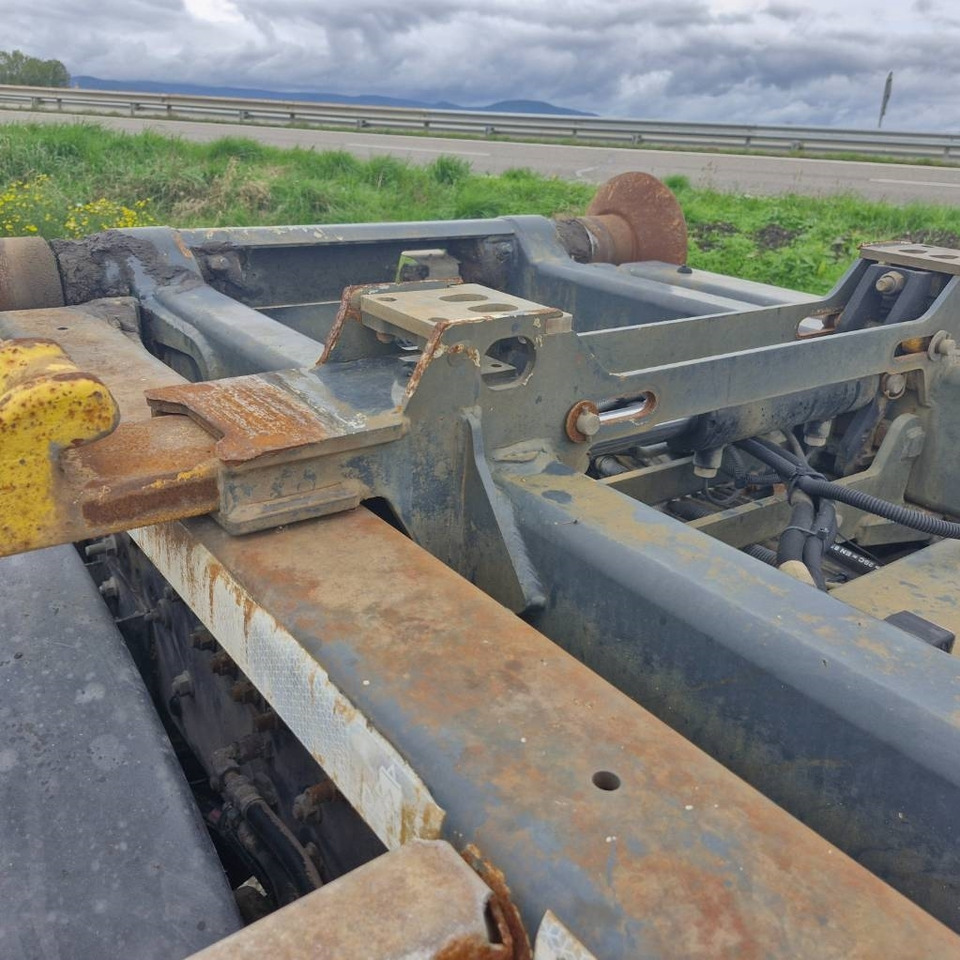 Camion ampliroll Renault D Wide 380