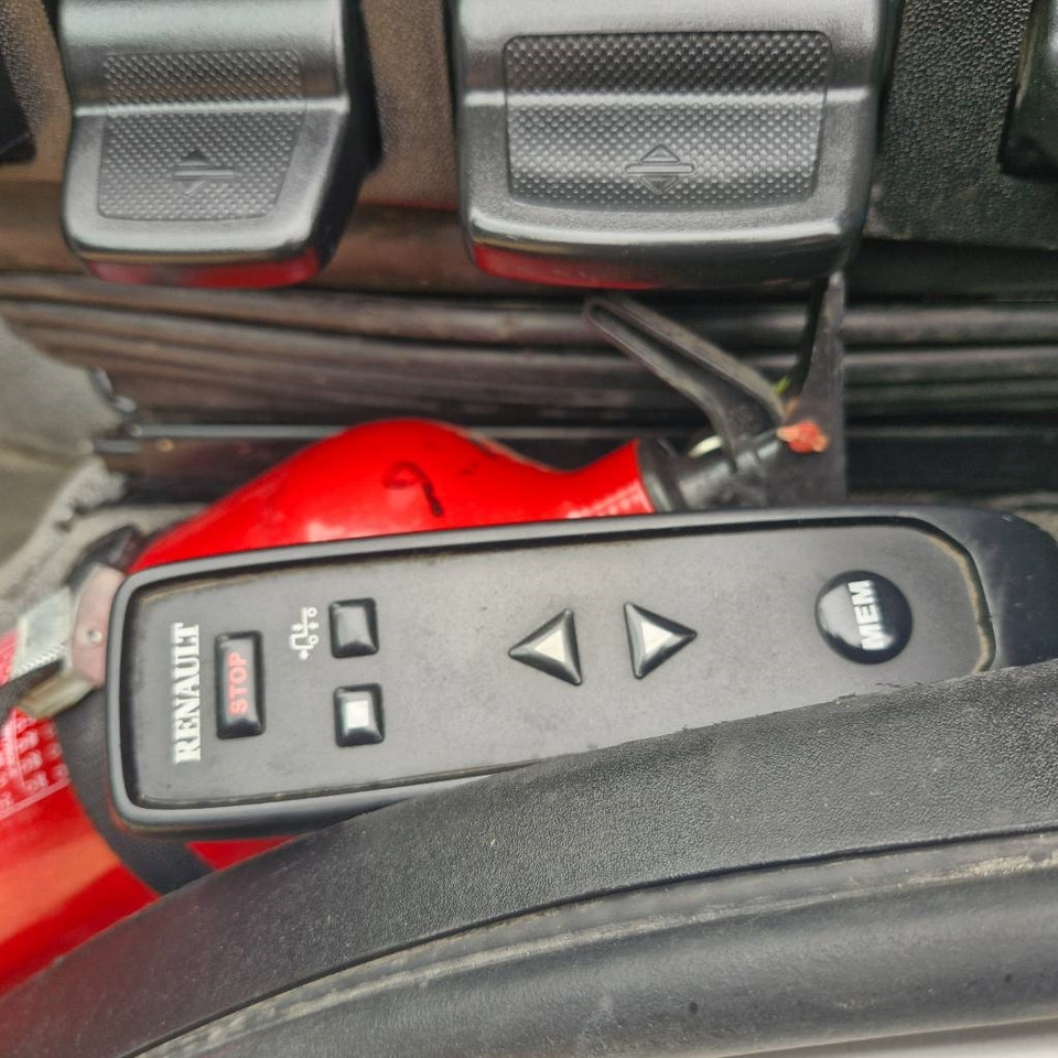 Camion ampliroll Renault D Wide 380