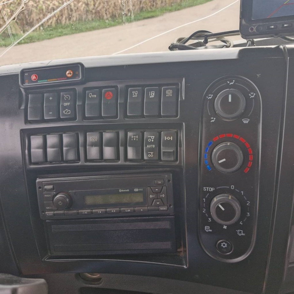 Camion ampliroll Renault D Wide 380