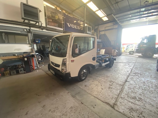 Camion ampliroll Renault Maxity