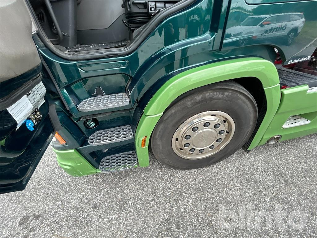 Camion ampliroll SCANIA