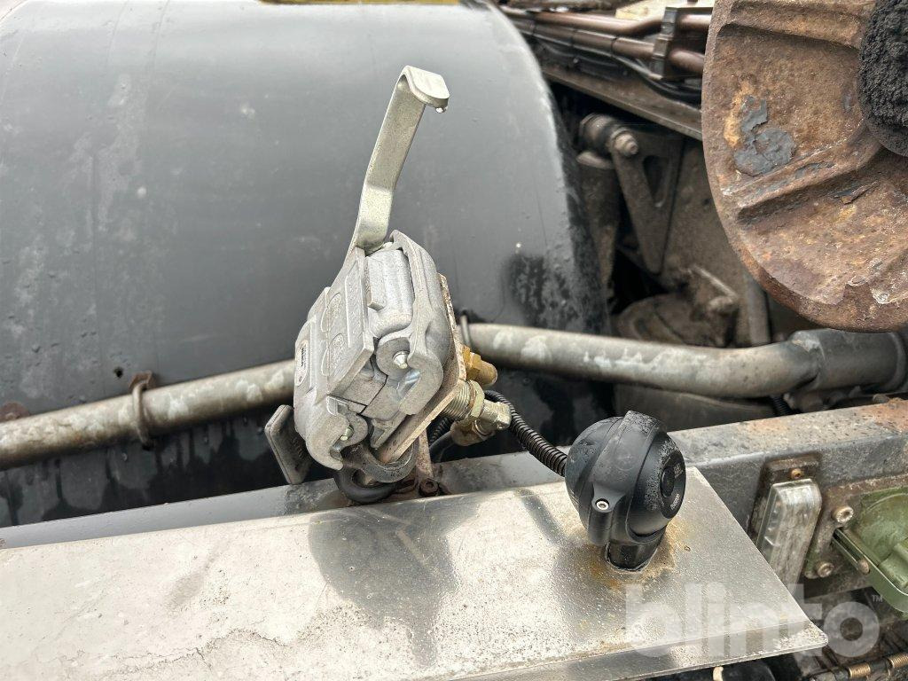 Camion ampliroll SCANIA