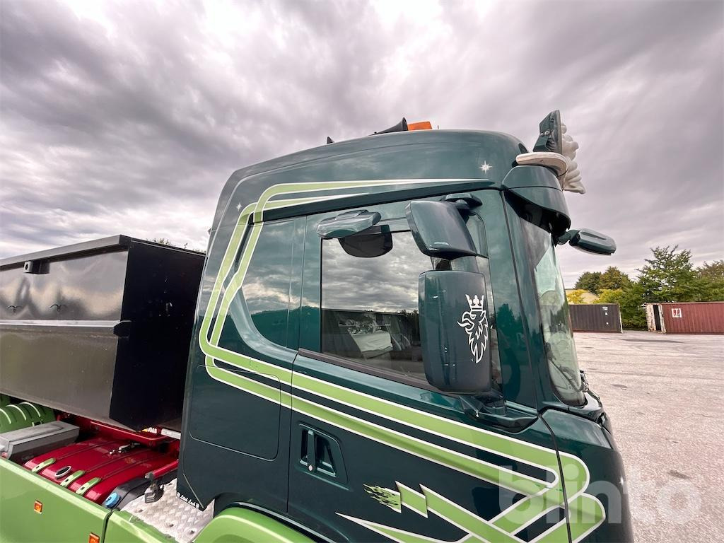 Camion ampliroll SCANIA