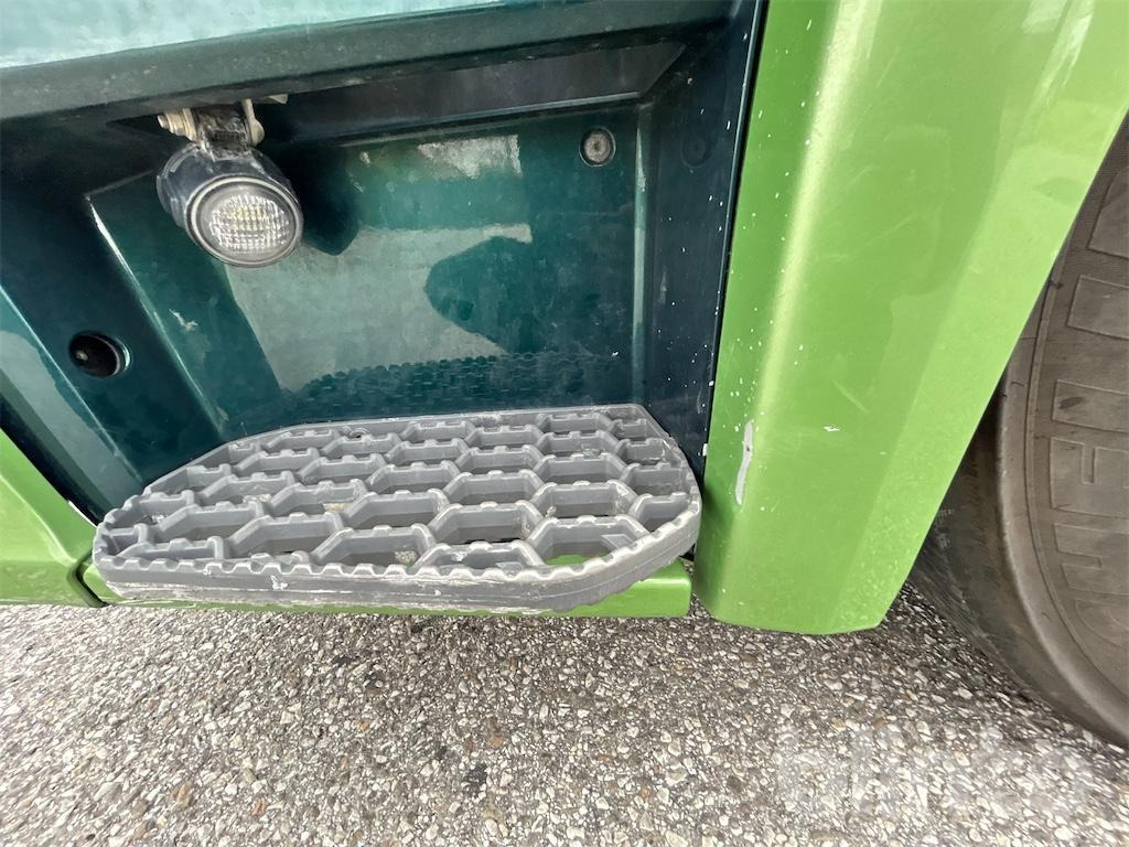 Camion ampliroll SCANIA