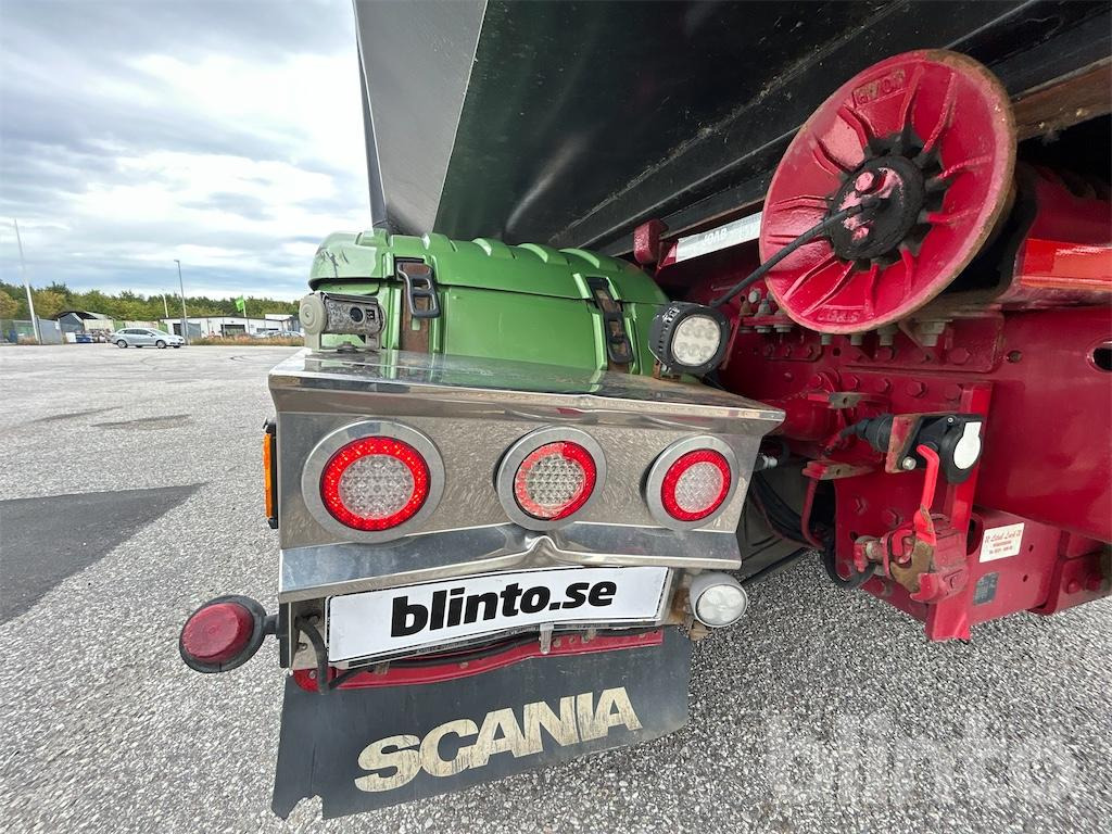 Camion ampliroll SCANIA