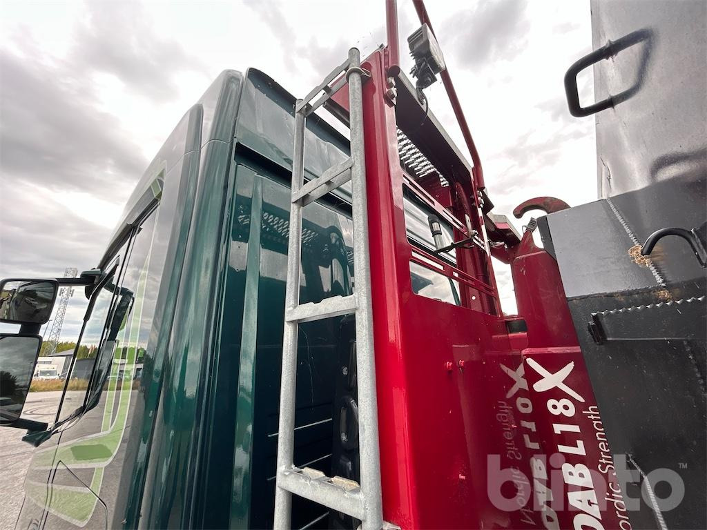 Camion ampliroll SCANIA