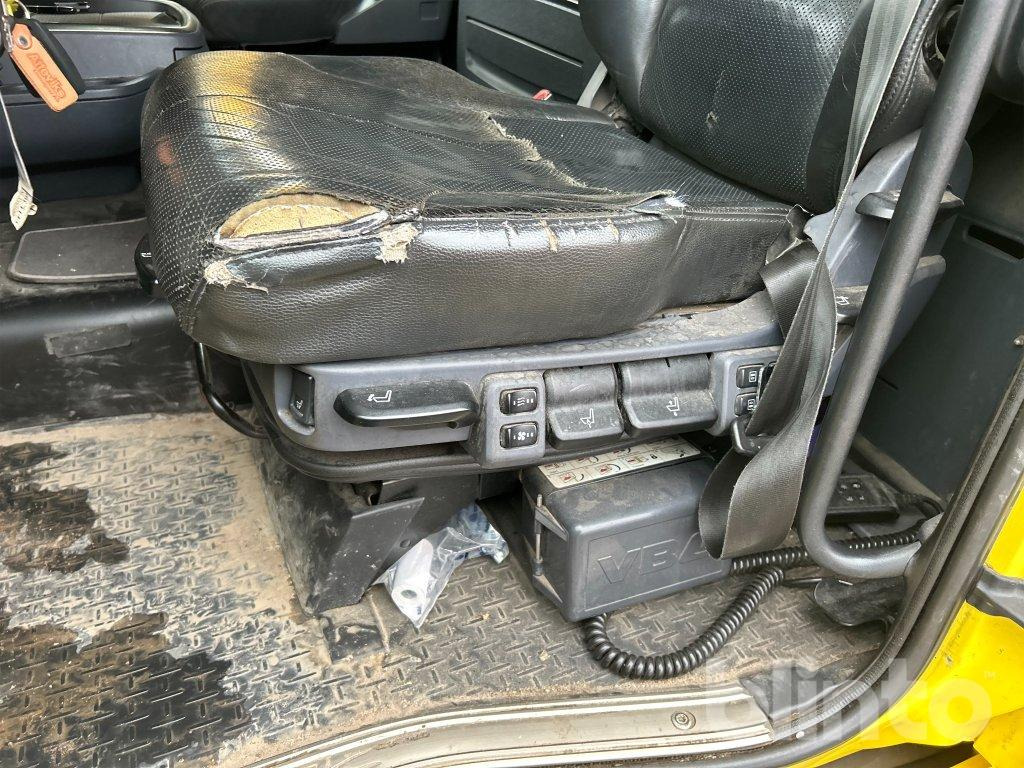 Camion ampliroll SCANIA