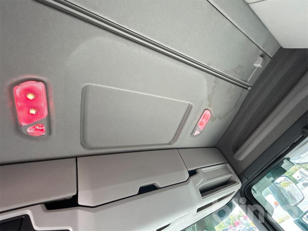 Camion ampliroll SCANIA