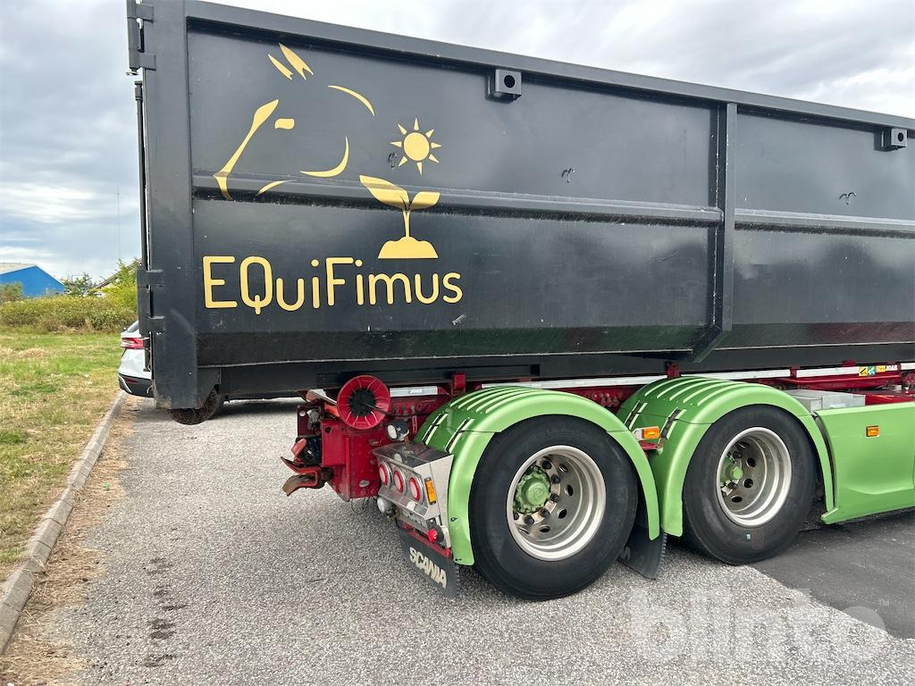 Camion ampliroll SCANIA