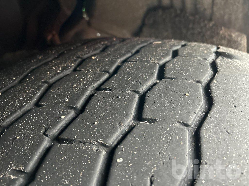 Camion ampliroll SCANIA