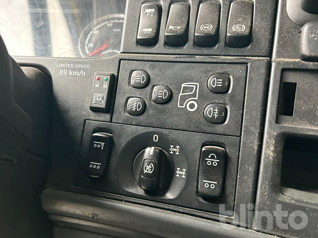 Camion ampliroll SCANIA