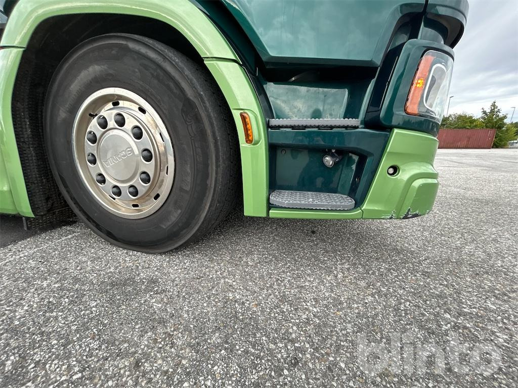 Camion ampliroll SCANIA