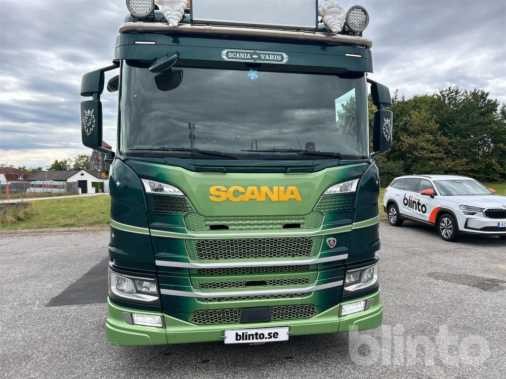 Camion ampliroll SCANIA