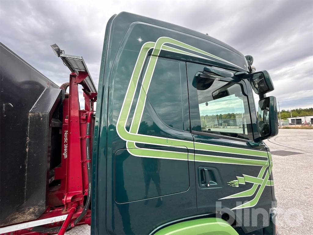 Camion ampliroll SCANIA